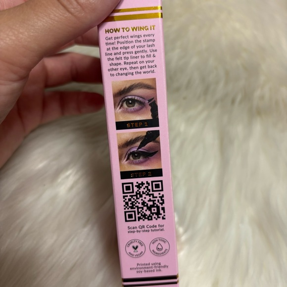 The Quick Flick eyeliner stamp - Picture 2 of 3